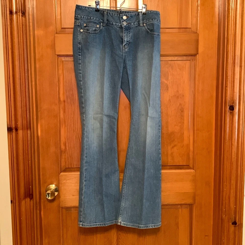 Victoria’s Secret London Jeans - Picture 2 of 5